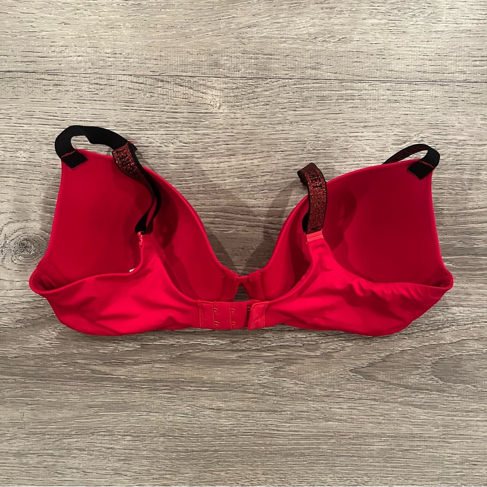 Victoria's Secret T-Shirt Push-Up Bra (Red Licorice Logo Shine Straps) - Picture 3 of 12